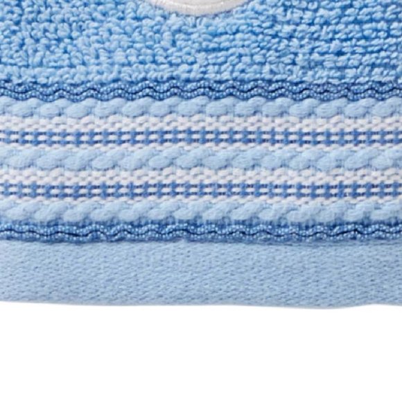 3 new Winter Wonderland Snow Buddies Bath Towels with Snowman, Bird, Street Lamp - Picture 4 of 9